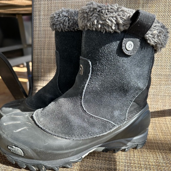 The North Face Women’s snow boots US 7 - Picture 3 of 11